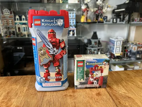 New Sealed LEGO Knights Kingdom Castle Set Lot 8785 Santis 7953 Jester Minifig