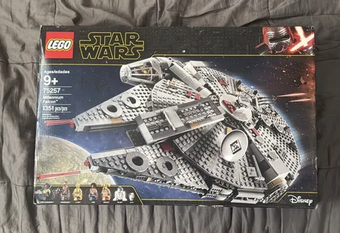 LEGO Star Wars: Millennium Falcon (75257) Brand New Sealed Box Set