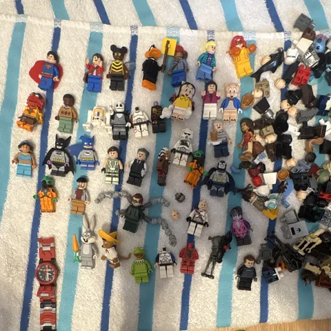 LEGO Minifigure Lot Mixed Figures Parts & Accessories Star Wars MARVEL DC