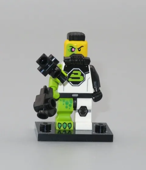LEGO Series 26 Blacktron Mutant Space New taken out of package minifigure CMF