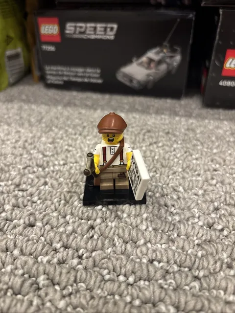 LEGO Minifigure Collectible Series 24 71037 Newspaper Kid, CMF