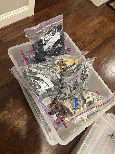 LEGO Bulk Lot Mixed Bricks Pieces (retired Star Wars and ninjago sets) 40 pounds
