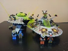 Lego UFO 1997 Lot: Warp Wing Fighter, Cyber Saucer, and bonus fig all complete