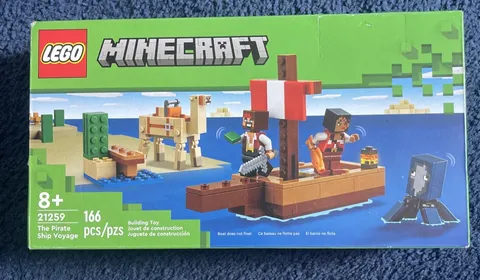 LEGO Minecraft: The Pirate Ship Voyage (21259) Little box wear