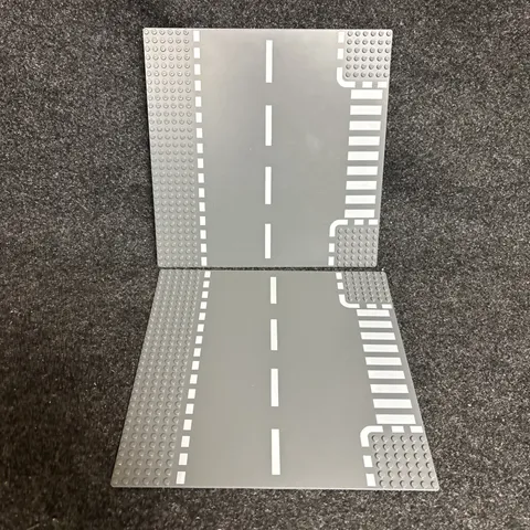 LEGO Base Plate #44341px2-Road 32x32 6-Stud T Intersection White Lines lot of 2