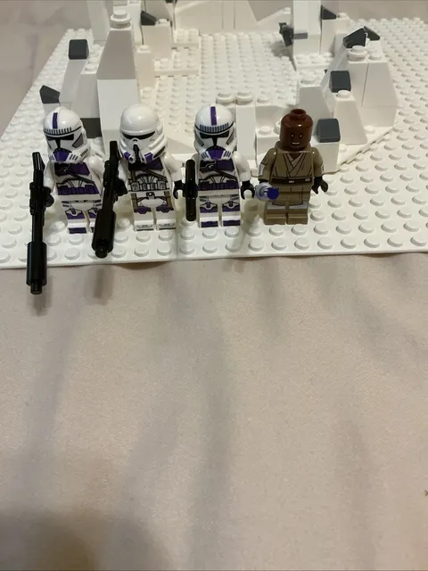 LEGO Star Wars 187th Legion Clone Trooper Lot Commander Purple Clones
