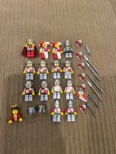 Huge LEGO Castle Lion Knight minifigure lot of  15 w/helmets and shields / weapo