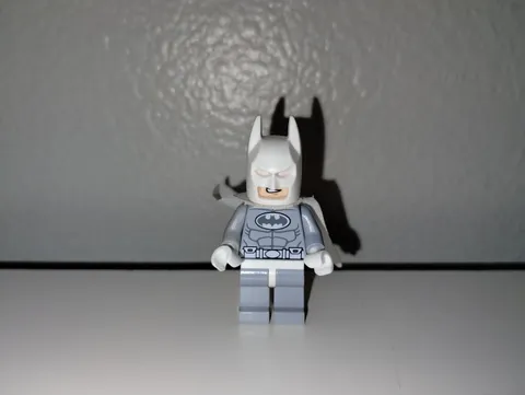 LEGO DC Vintage 2013 Arctic Batman White Gray Rare/Retired Good Condition 