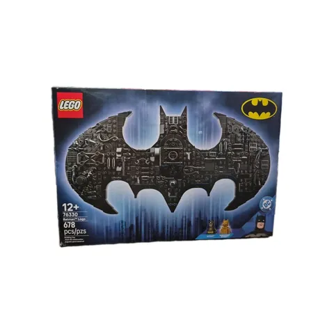 LEGO DC Batman Logo 76330                 678 PCS Collectible Display Set Adult
