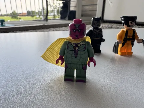 LEGO Marvel Vision Minifigure sh0303 Civil War Sand Green Yellow Cape