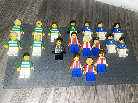 LEGO Sports Soccer Minifigure Lot of 19 Players w/ Referee Mixed Teams retro