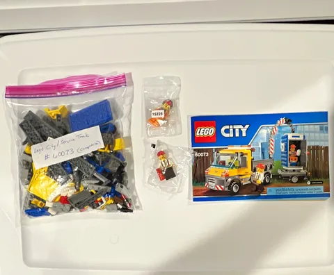 LEGO City Service Truck 60073 233pcs Truck Driver Minifig 2014 Polybag