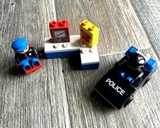 Retired Duplo Legos Police Dispatch Unit #2654-12 Pieces