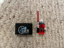 LEGO Star Wars Darth Malak Minifigure Complete Cape Lightsaber Stand