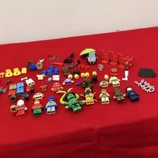 Lego mini figure lot, Star Wars, DC, Ninjago, and accessories, weapons lot.￼