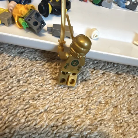 LEGO NINJAGO Gold Ninja Minifigure w/ Gold Sword, Limited Edition, 2012