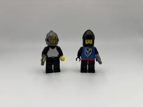 Lot of 2 LEGO Castle Black Falcons Knights Minifigures cas098 cas177