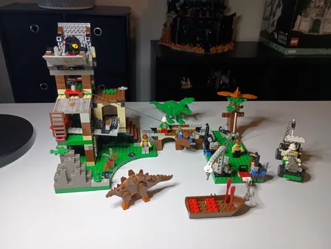 LEGO Adventurers Dino Island 5987 Dino Research Compound Complete Used Set