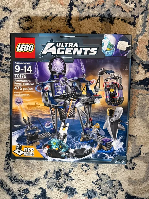 Sealed Box LEGO AntiMatter's Portal Hideout Ultra Agents 70172