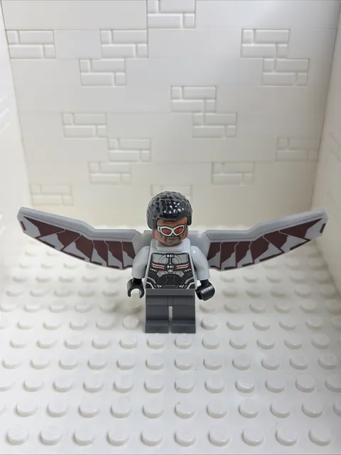 Genuine LEGO® Minifigure Marvel FALCON (sh261) from set 76050