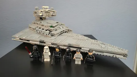 LEGO Imperial Star Destroyer (75055) Complete with Minifigures. *See Descrip*