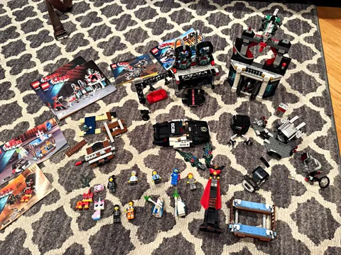 The LEGO Movie 70818 70817 70801 70802 70809 incomplete lot w manuals