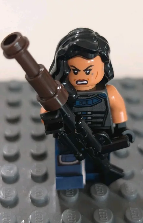 LEGO Minifigure Carasynthia Cara Dune W/Blaster 
