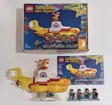 LEGO IDEAS 21306 The Beatles Yellow Submarine
