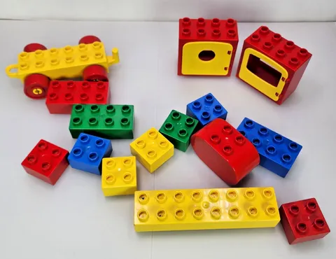 LEGO DUPLO TRAIN CAR VEHICLE WHEEL BASES LOT OF 15
