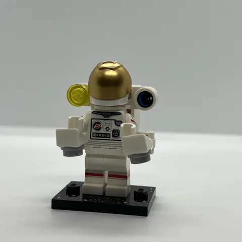 LEGO SPACEWALKING ASTRONAUT MINIFIGURE: Series 26 Space (71046)