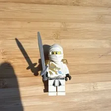 Lego Ninjago Minifigure Zane DX Golden Weapons 2171 2260