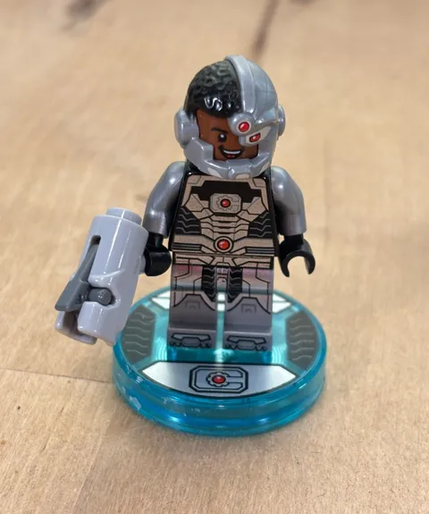 LEGO Dimensions Cyborg DC Comics sh0155 Super Heroes Minifigure - Black Gloves