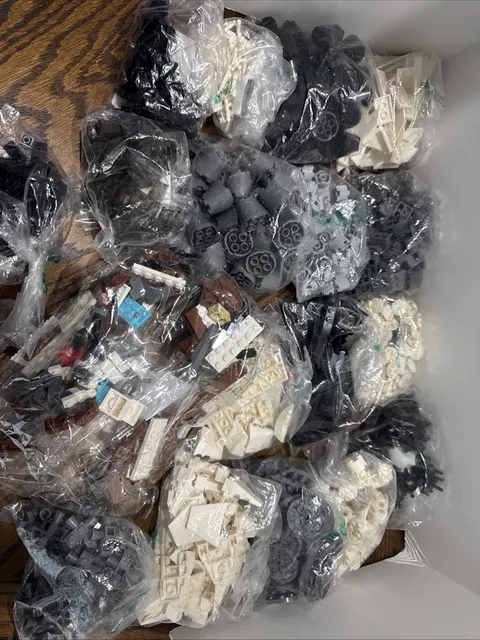 2.5 Pounds Of Mixed LEGO Brick Bags