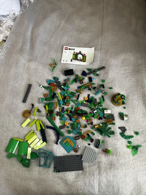 Lego PARTS ONLY Wicked Welcome To Emerald City *Please See Pics Missing Pieces