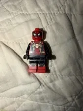 Spider-Man 76185  LEGO Marvel Super Heroes MiniFigure Integrated Suit Gold Black