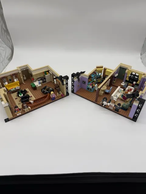 LEGO Icons: The Friends Apartments (10292)