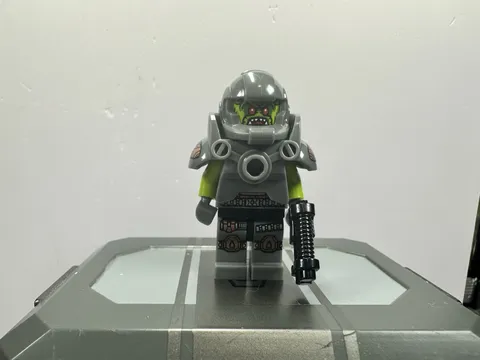 LEGO mini figures Series 9 Alien Avenger minifig