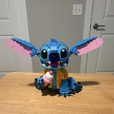 LEGO Disney Stitch 43249 Lilo & Stitch Buildable Figure Set 730 pcs Age 9+