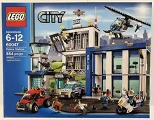 LEGO CITY: Police Station (60047) NISB (minor shelf ware) please read