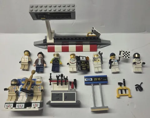 Lot of 13 Lego Speed Champions minifigures + Bonus Extra parts. Free Shipping