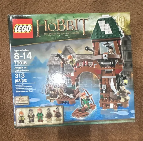 LEGO The Hobbit Attack on Lake-town 79016 Ages 8-14 Spring Shooter damaged box