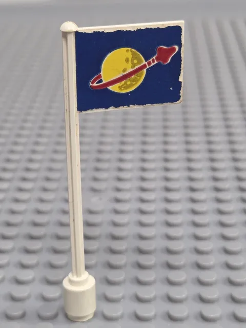 Lego Classic Space Logo Flag Command Base 6970 Vintage 1980