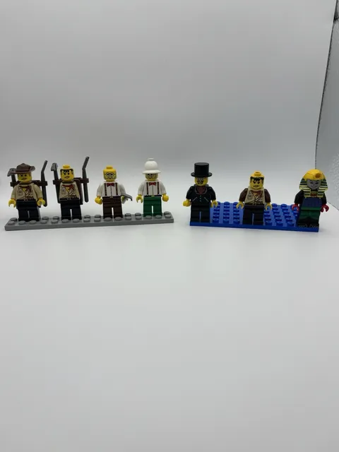 Vintage Lot Of 7 Lego Mini Figures 2000s Pharaoh Lot With Tools