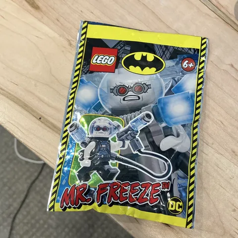 LEGO DC Comics Super Heroes Mr. Freeze Minifigure Foil Pack 212007 Age 6+
