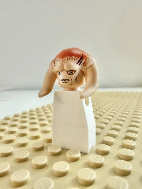 Lego Star Wars Saesee Tinn Minifigure Parts - Head & Iktotchi Horns 9498 sw0308