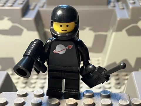 LEGO Classic Space Black Spaceman Minifigure