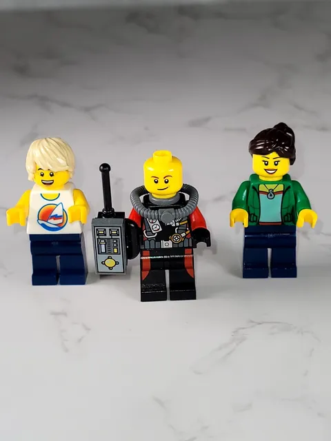 Lego City Scuba And Beach Minifigures With Accessories Authentic 