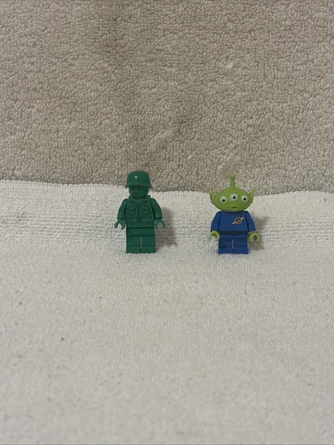LEGO Toy Story Minifigures Lot of 2- Alien & Green Army Man FREE SHIP