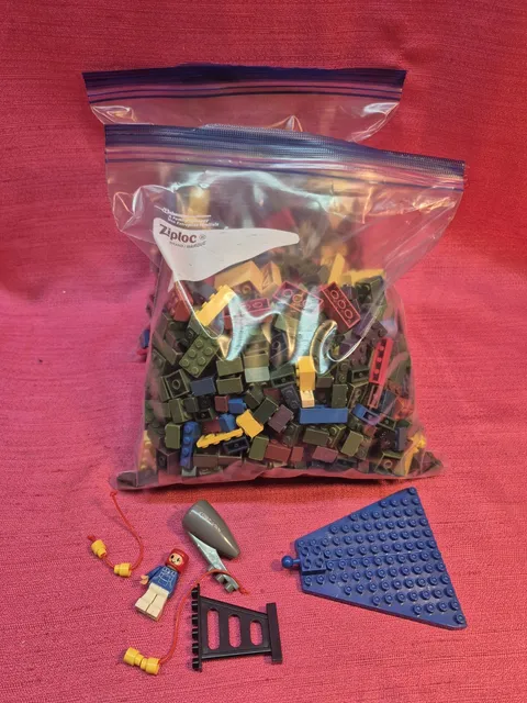 Vintage LEGO Mixed Bulk Lot 3.13 LB Assorted Bricks Parts Pieces Minifig Plate