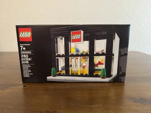 LEGO Promotional (3300003) LEGO Brand Retail Store ~Brand New & Sealed~ Retired